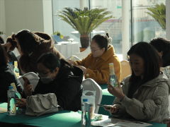 正在正大新食厅旁